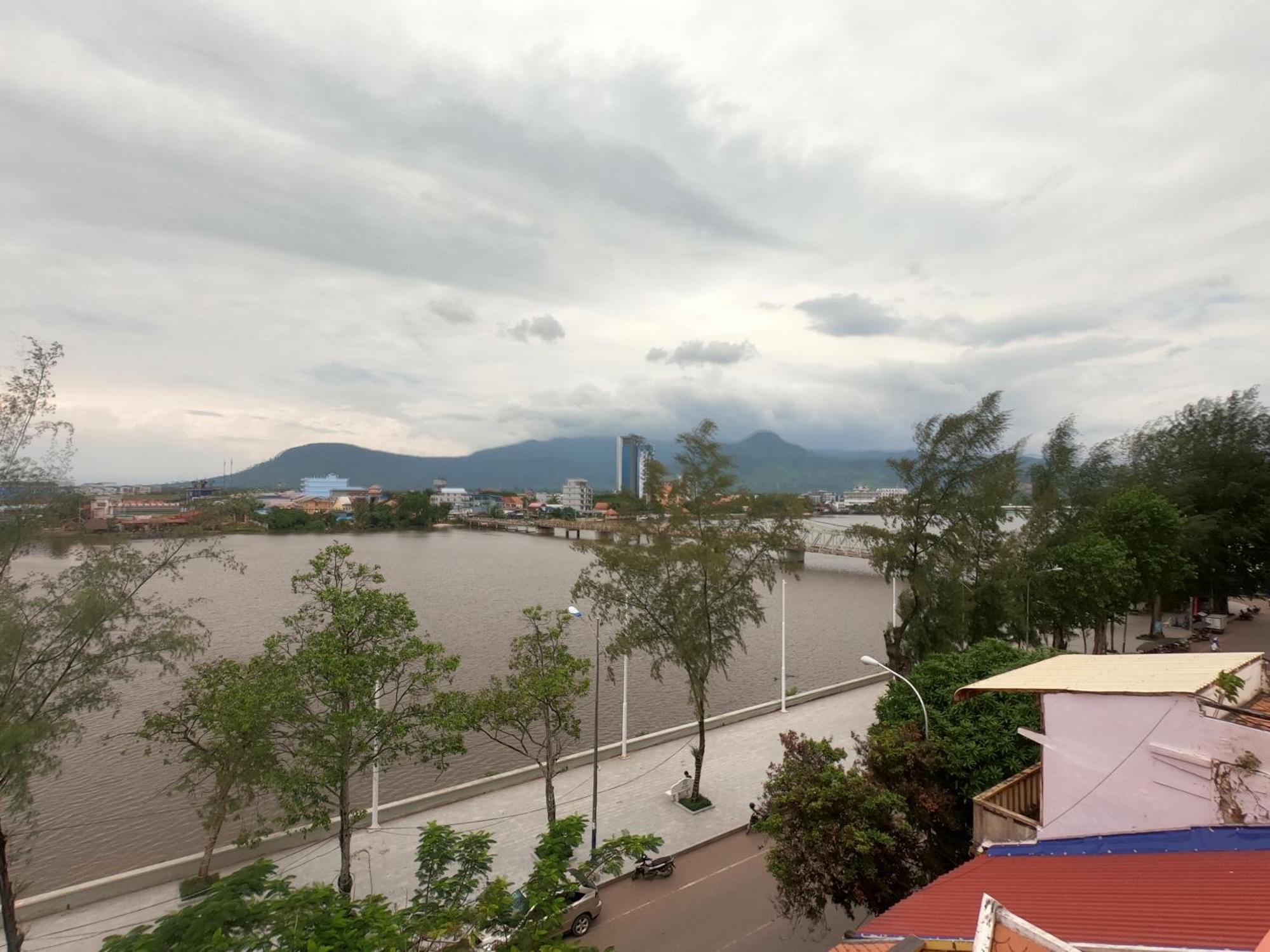 Good Morning Kampot Hotel Bagian luar foto